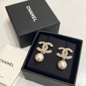 CHANEL Elegant Gold and Pearl Earrings